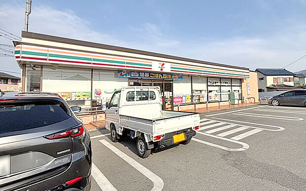 セブンイレブン甲府山城店（約110m）
