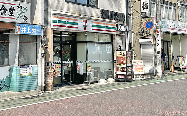 セブンイレブン（約530m）