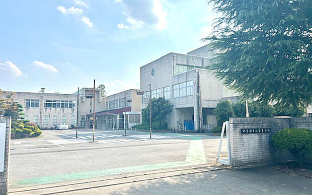 伊勢崎市立南小学校（約1,800m）