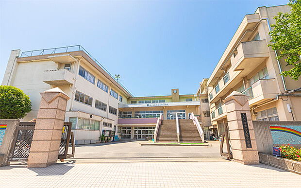 市立大東小学校（約800m）