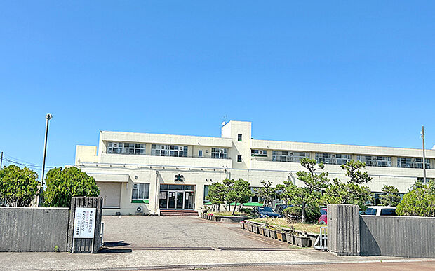 燕市立吉田北小学校（約1,250m）