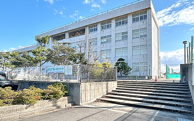 新潟市立下山中学校(約1,280m)