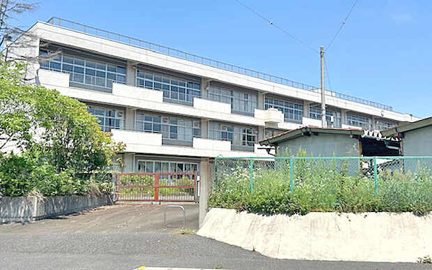 鳩山町立鳩山中学校（約3,300m）