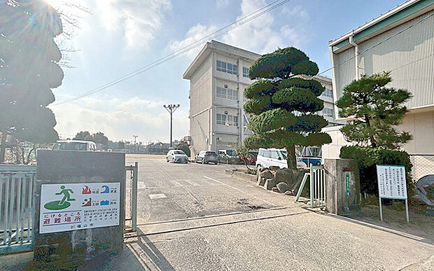 福山市立緑丘小学校(約1,030m)