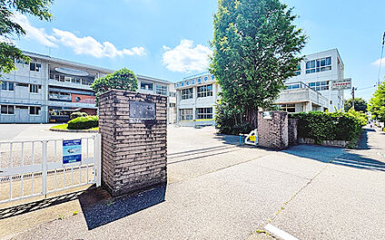 町立南中学校 750m