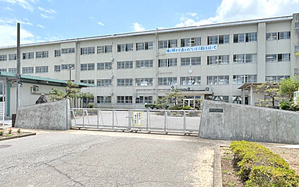 市立西部中学校 1910m