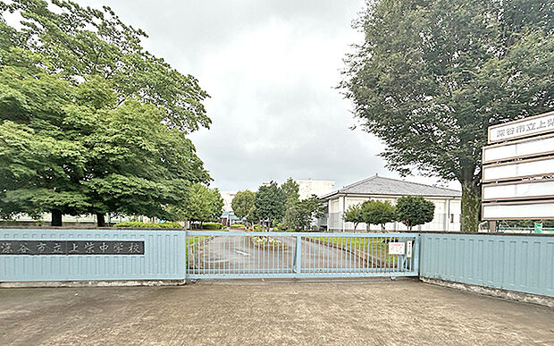 深谷市立上柴中学校(約1,240m)