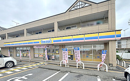 ミニストップ 鴻巣松原店 550m