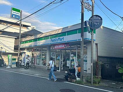 ファミリーマート 五香駅東口店 478m(6分)