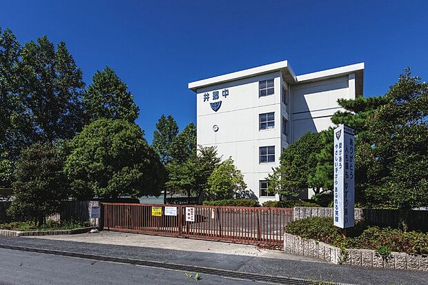 豊田市立井郷中学校(正門)(約1m)