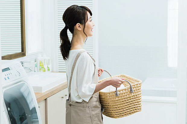 【時短を叶える家事ラク動線】
キッチンと洗面室、浴室を近くに配置することで、スマートな家事動線を実現。家事の時短を叶えます。※号棟により採用状況が異なります。