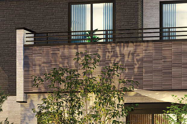 【【憩いを演出するバルコニー】】バルコニー部分の壁を立ち上げることで、プライバシーと心地よい陽光を確保しました。奥行きのある立体的なフォルムが豊かな表情を織りなします。