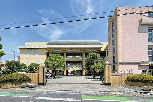 越ヶ谷小学校/徒歩5分