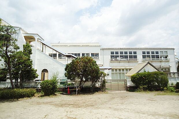 アイリス幼稚園（現地より徒歩6分）