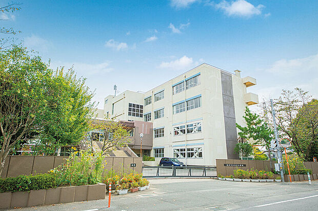 西方小学校/徒歩10分