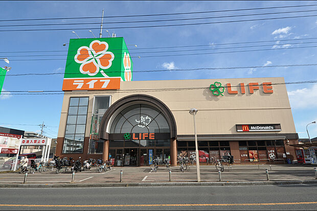 ライフ　新座店（現地より徒歩6分）