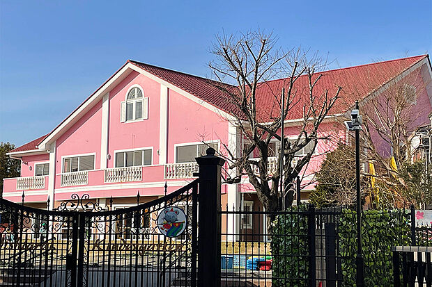 西新井幼稚園(現地より徒歩8分)
