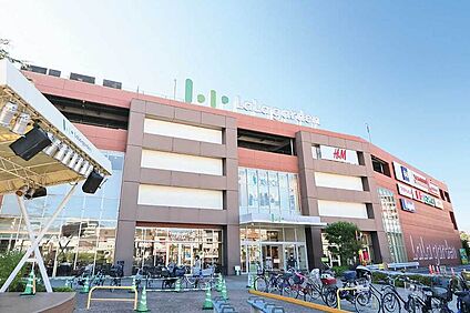 ララガーデン川口（現地より徒歩9分） 約650m