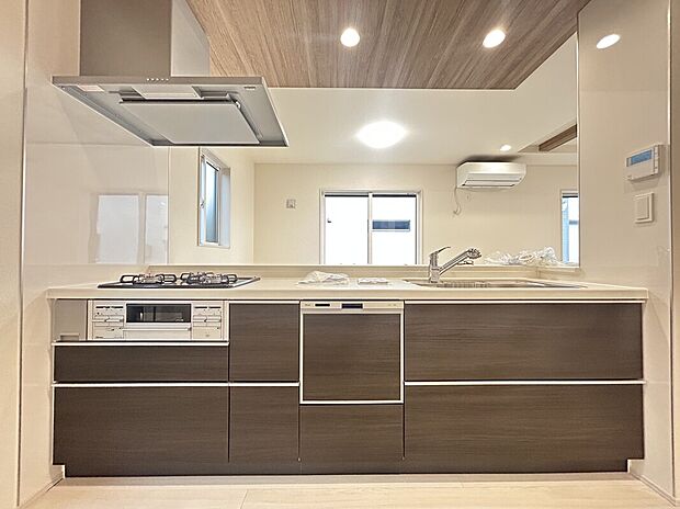 フルオープンキッチンで開放感ばっちり◎