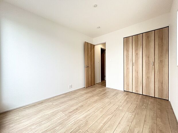 【３号棟　洋室5.25帖】各部屋で荷物を整理できます◎