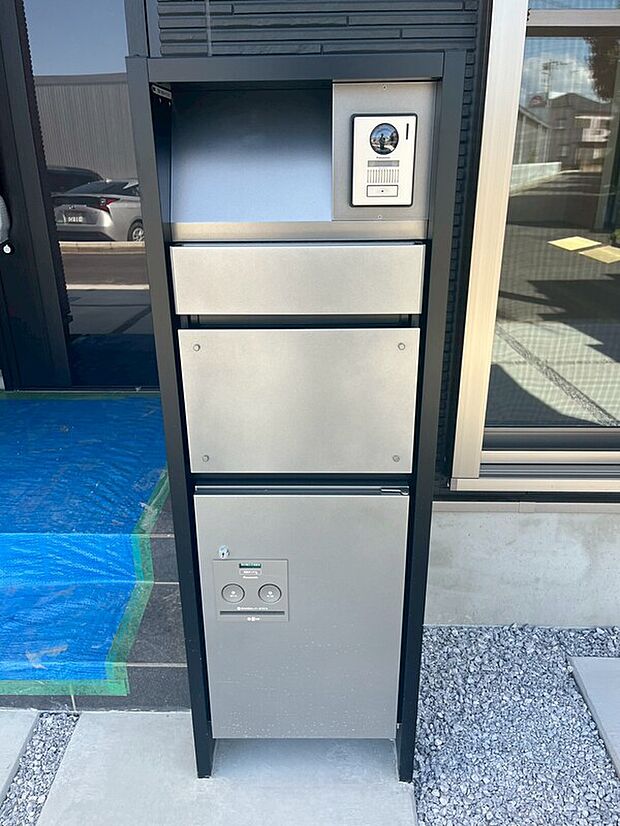 【宅配ボックス付システムポスト】大型の宅配ボックス付きです!