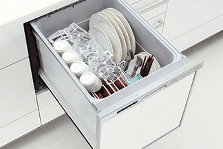後片付けをサポートするビルトインタイプの食器洗浄乾燥機が標準装備。家事の時間短縮になるだけでなく、水道代の節約にもつながり一石二鳥です。
