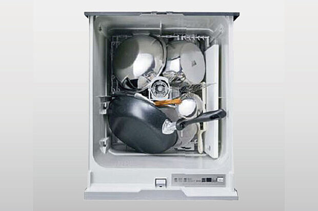 【【深型食洗器】】後片付けをサポートするビルトインタイプの食器洗浄乾燥機が標準装備。家事の時間短縮になるだけでなく、水道代の節約にもつながり一石二鳥です。