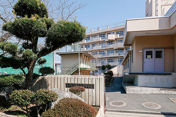 【三室中学校】(現地より徒歩23分)