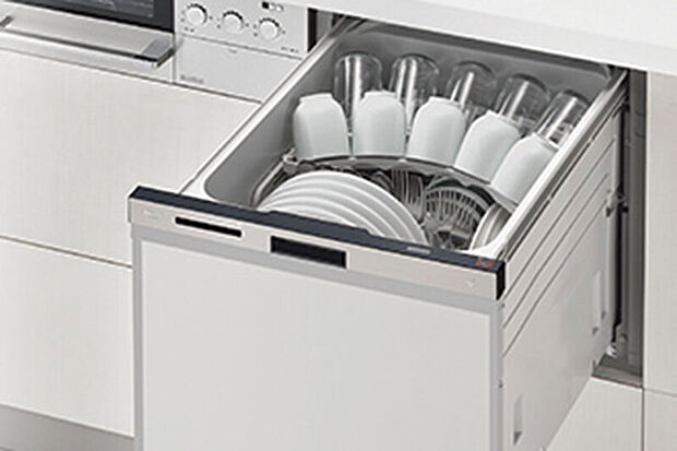 【【食器洗浄乾燥機】】後片付けをサポートするビルトインタイプの食器洗浄乾燥機が標準装備。家事の時間短縮になるだけでなく、水道代の節約にもつながり一石二鳥です。