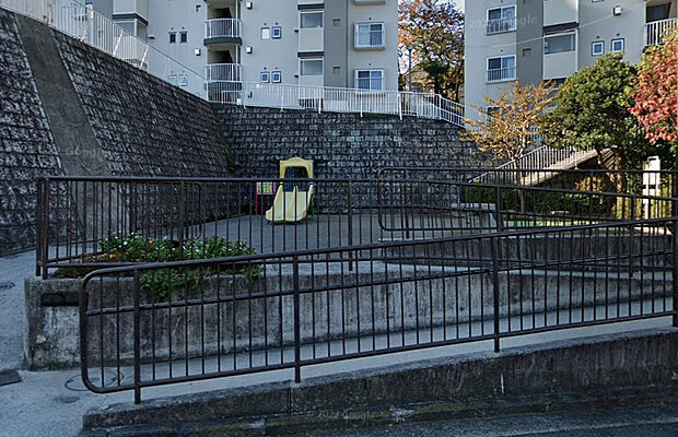 獅子ケ谷第二公園（約1,137m）