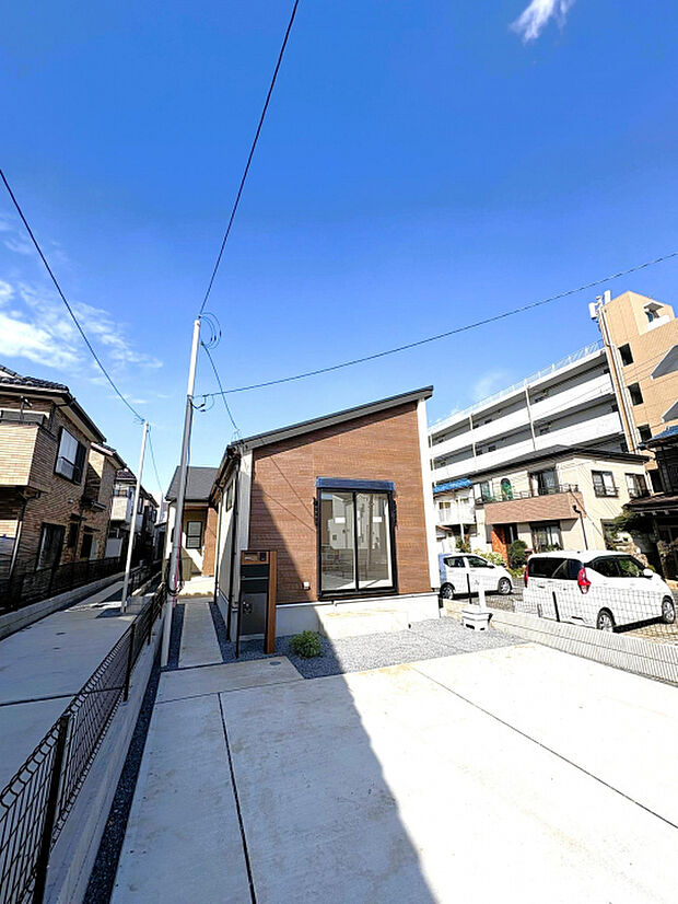 外観　敷地面積71坪～！駐車スペース2～3台あり！主寝室可変型プラン採用！！