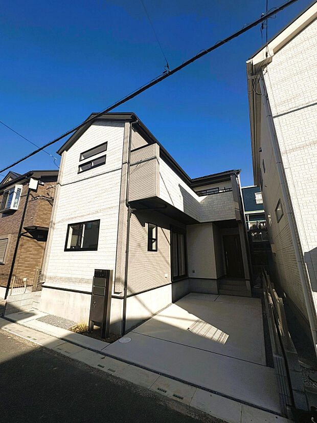 外観　敷地面積30坪！駐車スペース1台あり！主寝室可変型プラン採用！！