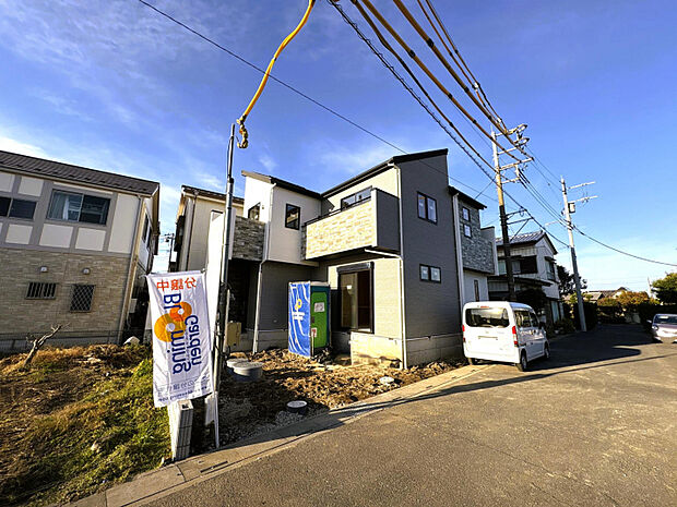 外観　敷地面積33坪！駐車スペース並列2台あり！主寝室可変型プラン採用！！