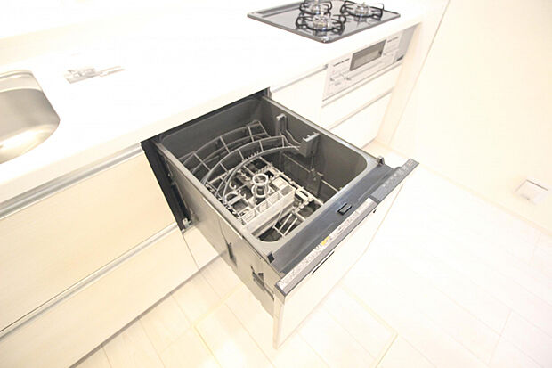 【2号棟　食洗機】毎日の家事に便利な食洗機が備え付け！手荒れの時期にも嬉しいですね！