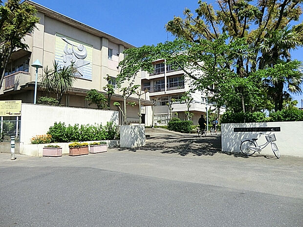 大袋北小学校（約608m）