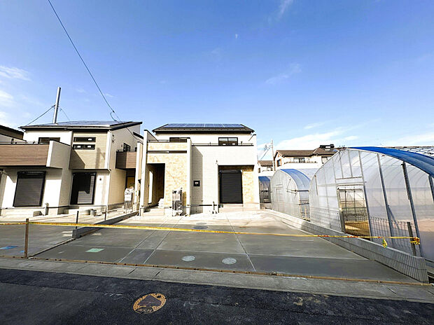 【外観】敷地面積43坪～！駐車スペース並列2台あり！主寝室可変型プラン採用！！