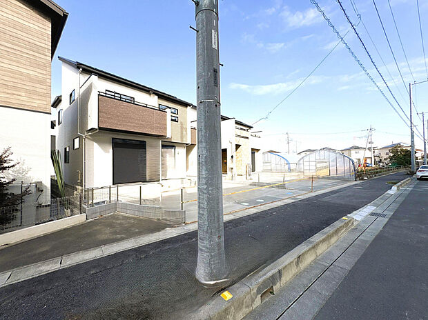 【外観】敷地面積43坪～！駐車スペース並列2台あり！主寝室可変型プラン採用！！