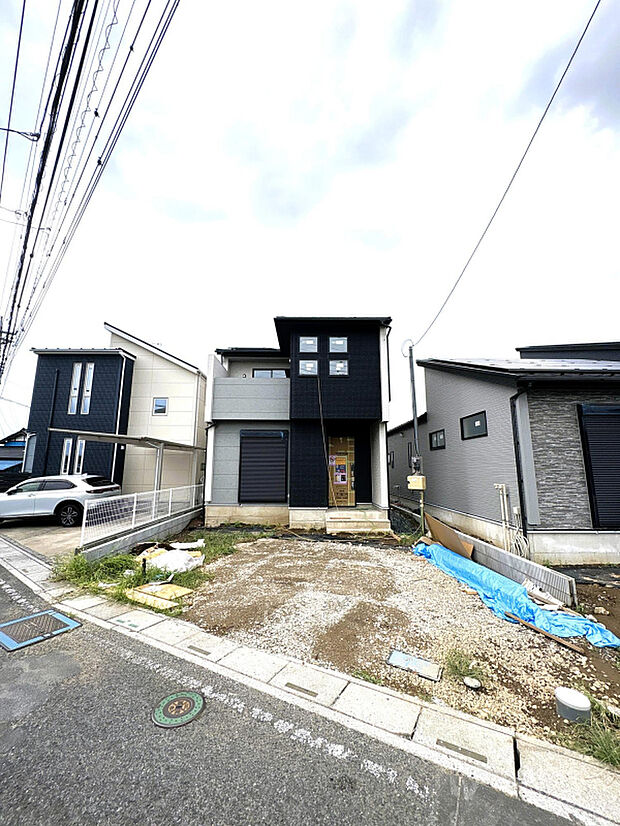 【外観】敷地面積40坪～！駐車スペース3～4台あり！主寝室可変型プラン採用（号棟による）！！