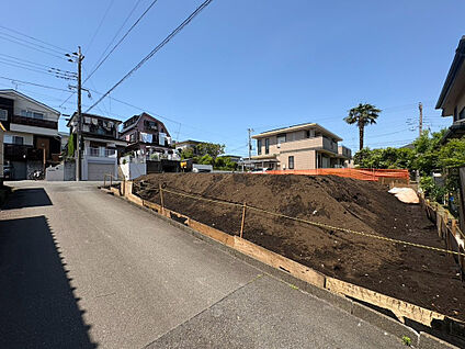 周辺には幼稚園・保育園があるため、小さなお子様のいるご家庭に