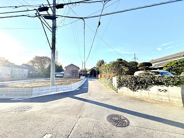 前面道路含む現地写真　公道　4m