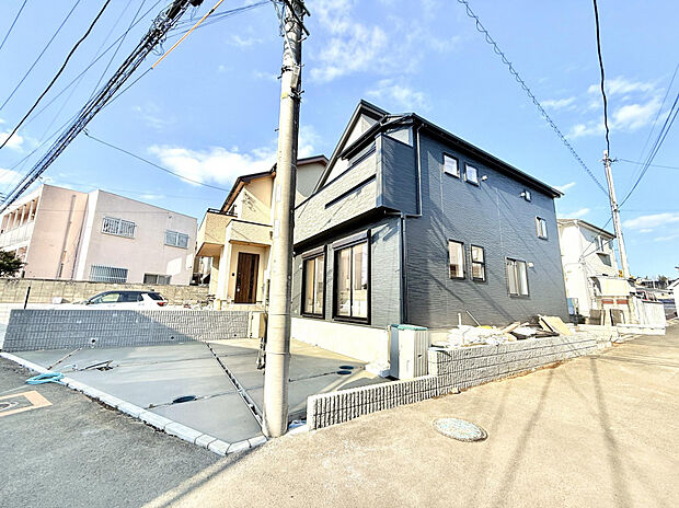 【外観写真】周囲の環境に馴染む落ち着いた印象の外観デザインです。