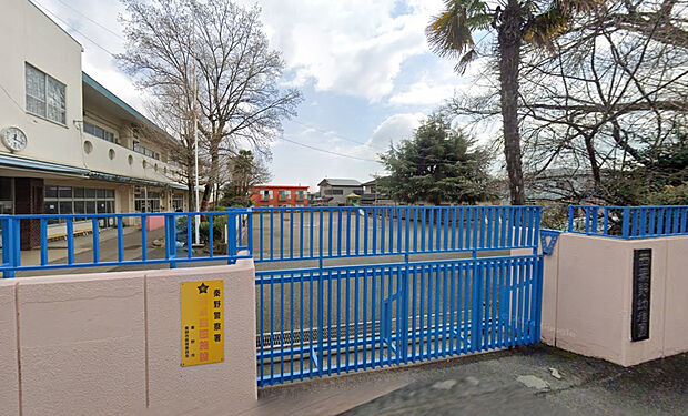 西秦野幼稚園（約725m）