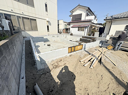 販売現地