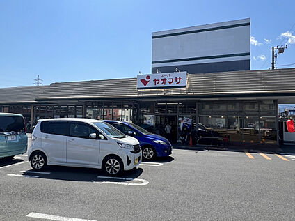 ヤオマサ螢田店 688m