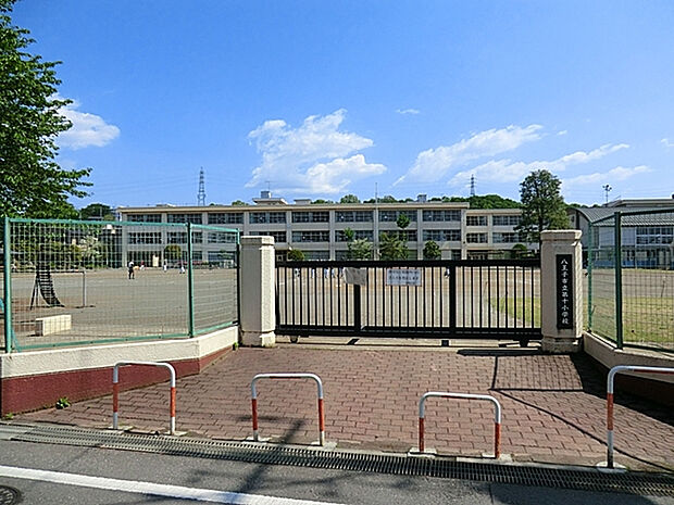市立第十小学校（約627m）