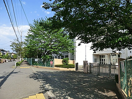 市立石川中学校 650m