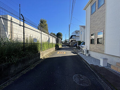 前面道路（2026年10月撮影）