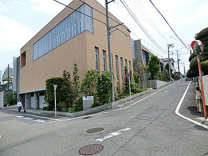 八王子実践幼稚園 746m