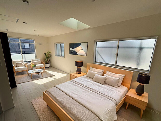 【主寝室】10帖以上の広いお部屋です♪2つの部屋にアレンジできるフレキシブルルーム　※家具等はCGで加工しており、イメージとなります。家具付き販売ではございません。