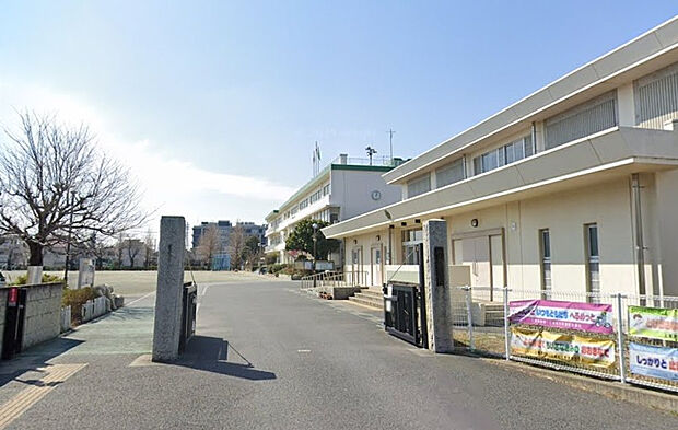 桶川小学校（約784m）